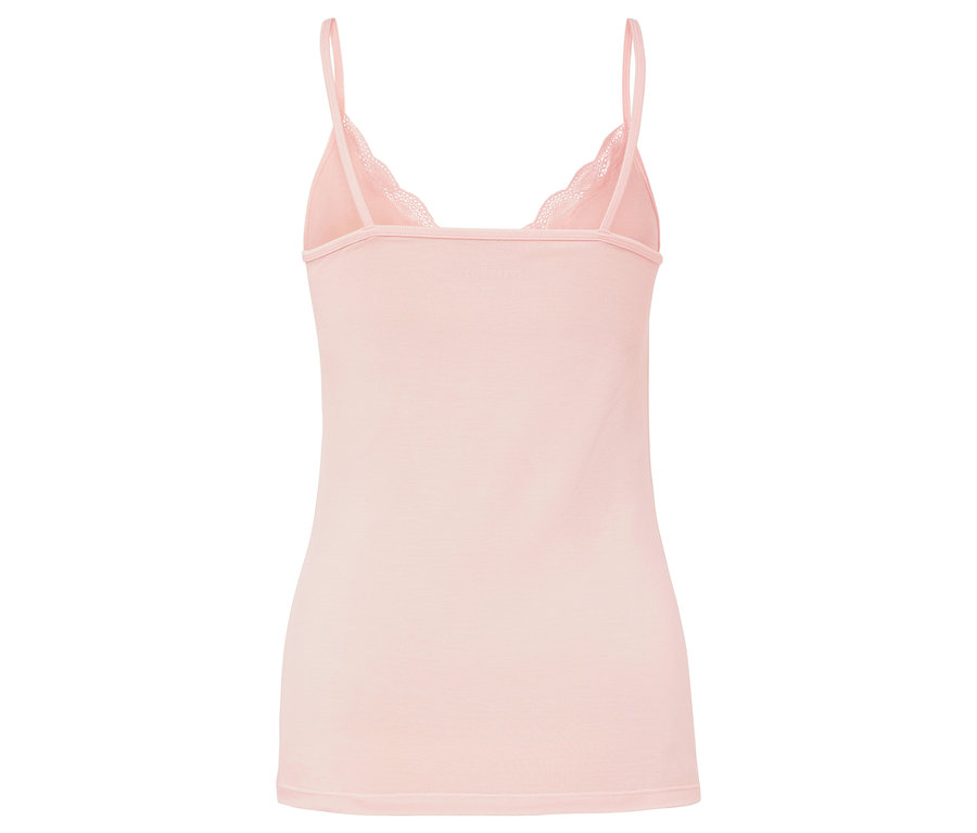 Detailansicht eines rosafarbenen Tanktops mit Spitze am Ausschnitt und dünnen Trägern.