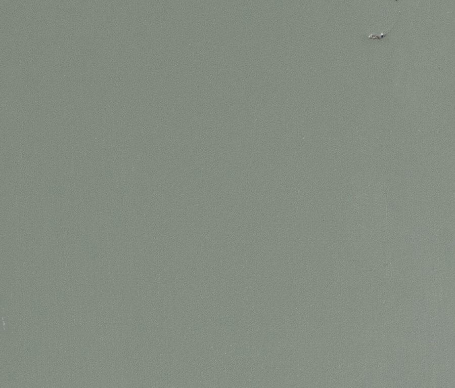 Detailaufnahme einer grauen Wand mit Beschädigungen, möglicherweise Teil eines vtwonen Bettes »Stage«, kiefer soap.