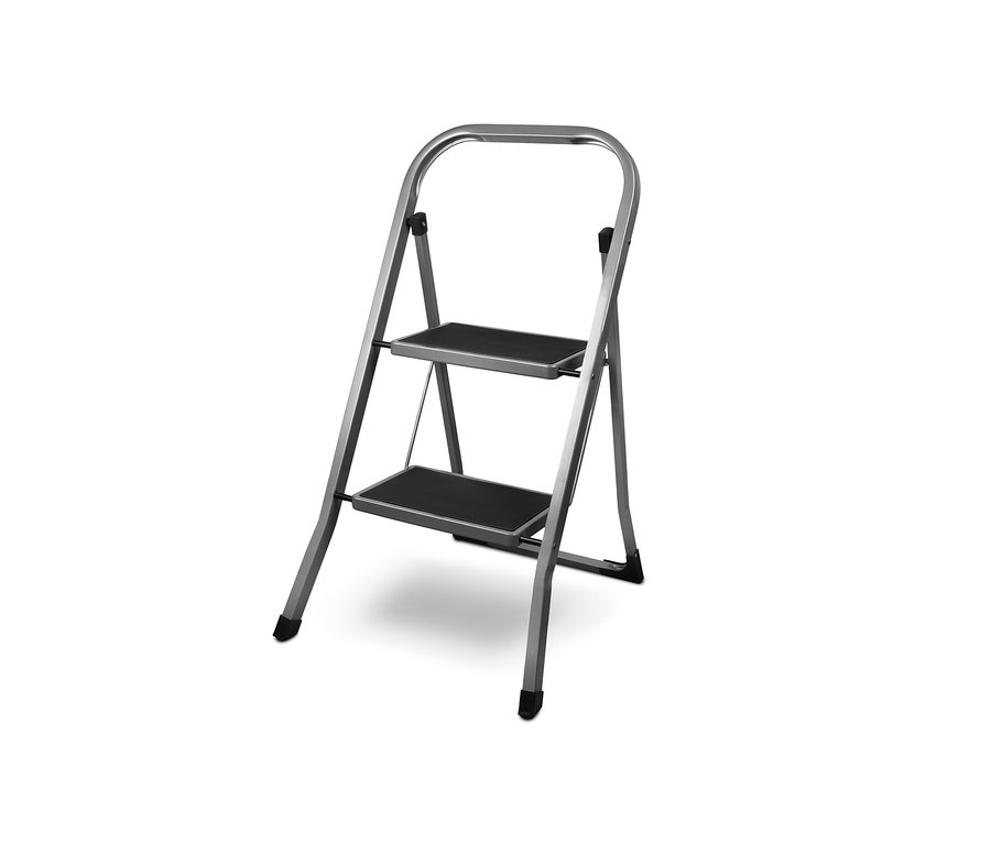 Zweistufige Klapptritt in Anthrazit.