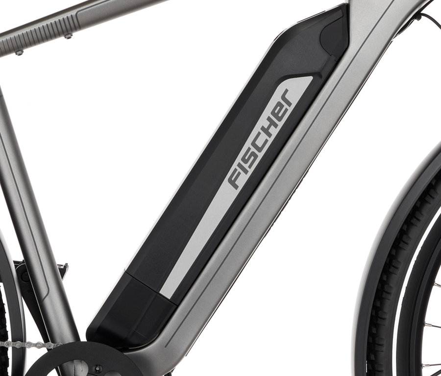 Detailansicht eines grauen FISCHER Trekking-E-Bike TERRA 2.2 ACTIVE mit großem Diamant Rahmen.