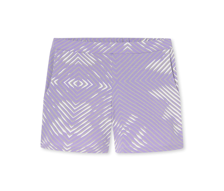 Lila Shorts mit geometrischem Muster aus weißen und hellgrauen Linien, mit Seitentaschen.