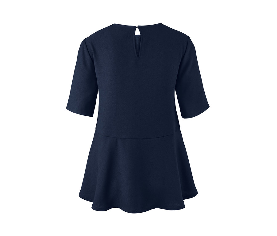 Marineblaue Bluse mit Volant von hinten.