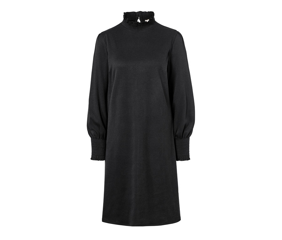 Schwarzes Sweatkleid.