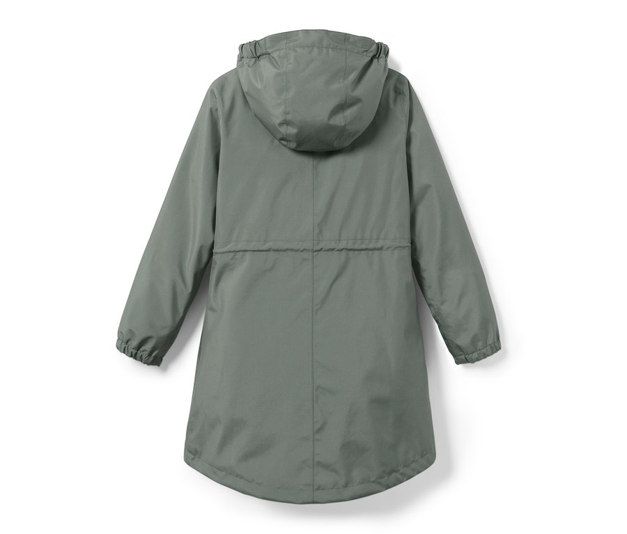 Rückansicht eines olivgrünen Regenparkas.