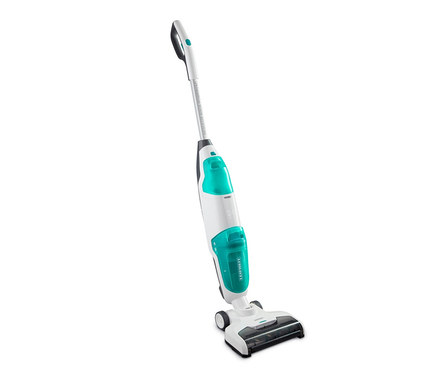 Der Leifheit-Akku-Saugwischer »Regulus Aqua PowerVac« in Weiß und Türkis steht vor einem weißen Hintergrund.