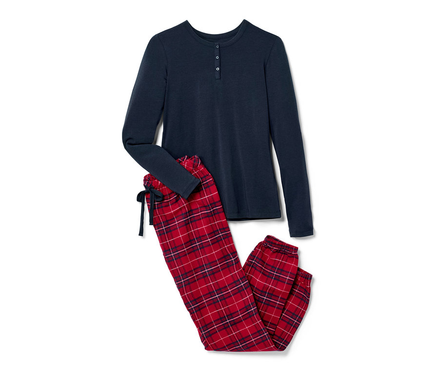 Marineblauer Flanell-Pyjama mit rot karierter Hose.