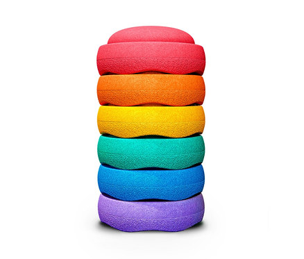 Ein Stapel von »rainbow classic« Stapelsteinen.