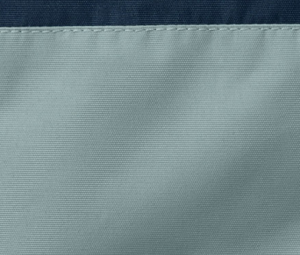 Detailansicht einer Kinder-Outdoor-und-Snowboardjacke.