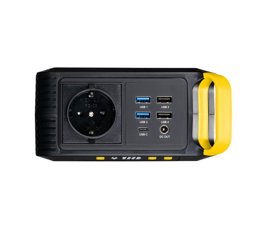 Schwarz-graue mobile Power Station mit USB-, AC- und DC-Anschlüssen und gelbem Griff. Auf der Vorderseite befinden sich eine Steckdose, vier USB-Anschlüsse und ein USB-C-Anschluss. An der Seite befindet sich ein gelber Griff.
