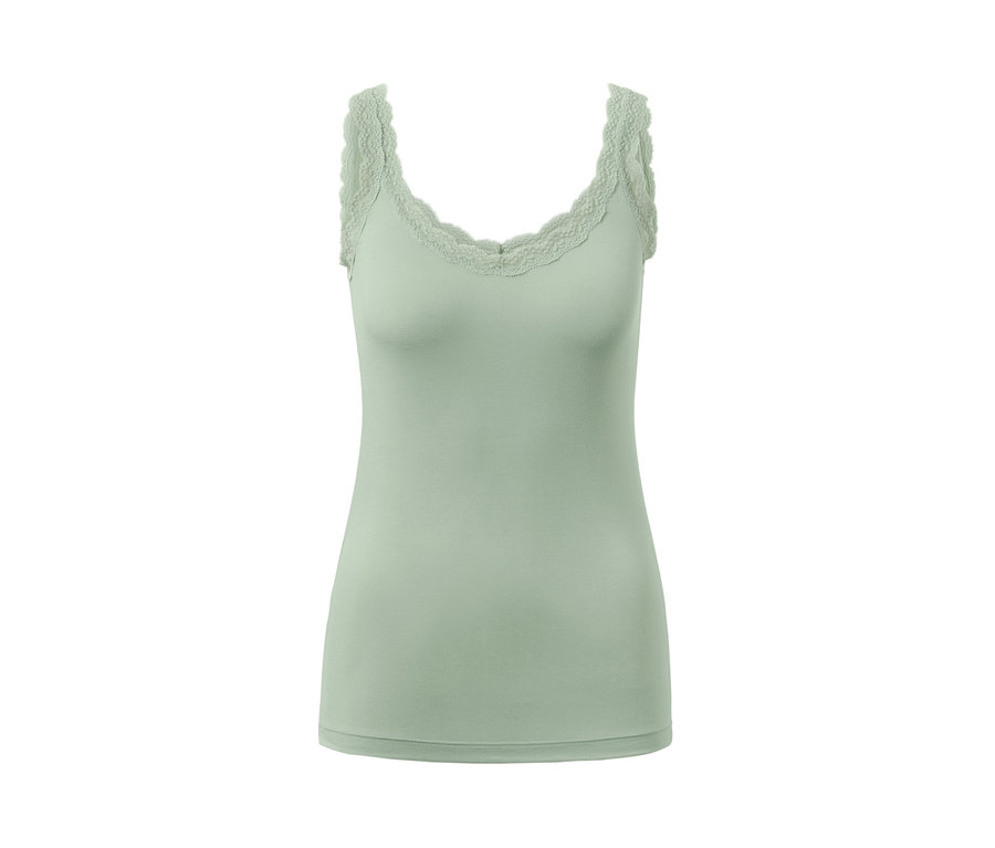 Ein hellgrünes Hemdchen mit Spitze.