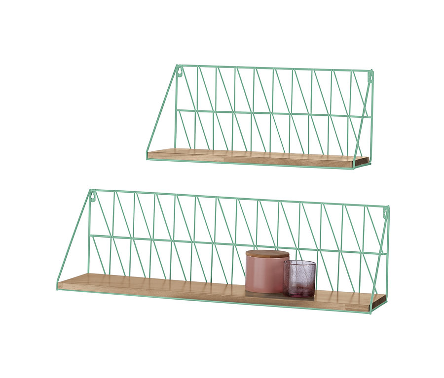 Zwei salbeifarbene Wandregale.