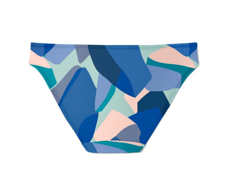 Ein einzelner Slip mit abstraktem blau-rosa Muster. Produkt ist Teil eines 5er Sets.