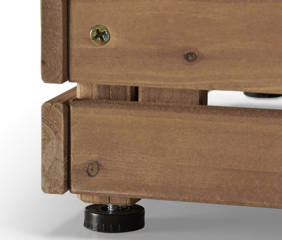 Detailaufnahme eines Tinus Pflanzsäulen-Sets mit schwarzen Füßen.