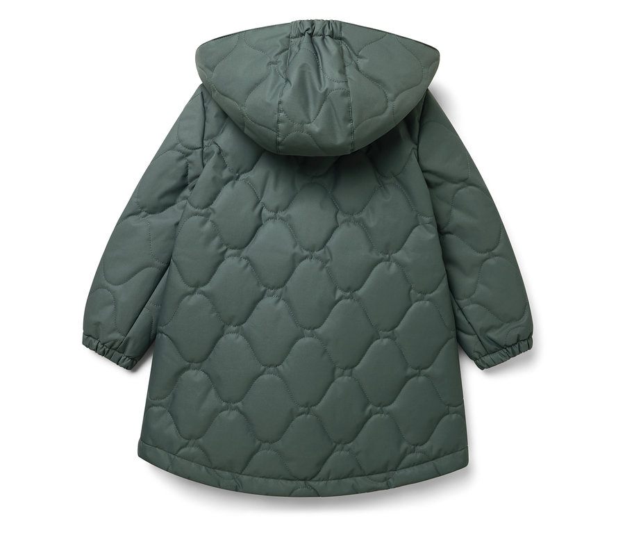 Rückansicht einer grün gesteppten Jacke mit Kapuze.