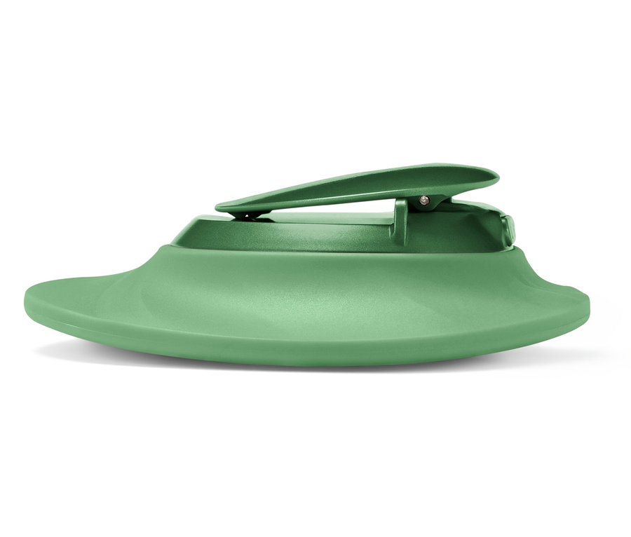 Grüner Deckel auf weißem Hintergrund.