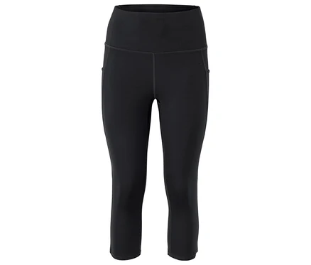 Schwarze, knielange Leggings mit hohem Bund.