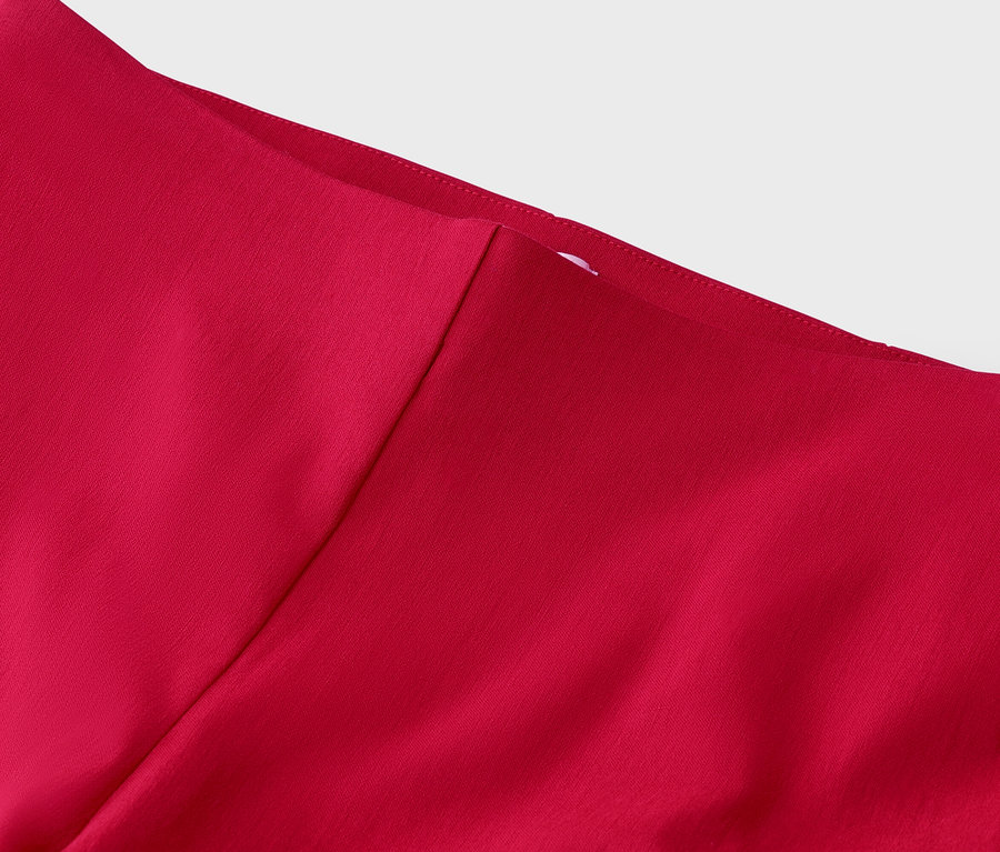 Nahaufnahme von rotem Stoff.