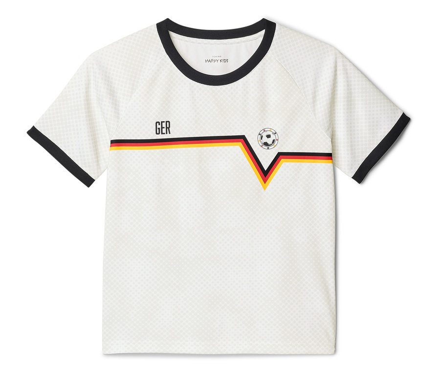 Weißes T-Shirt mit schwarzen Ärmeln und Kragen, sowie einem horizontalen Streifen in den Farben Schwarz, Rot und Gold mit dem Aufdruck "GER" und einem Fußball.