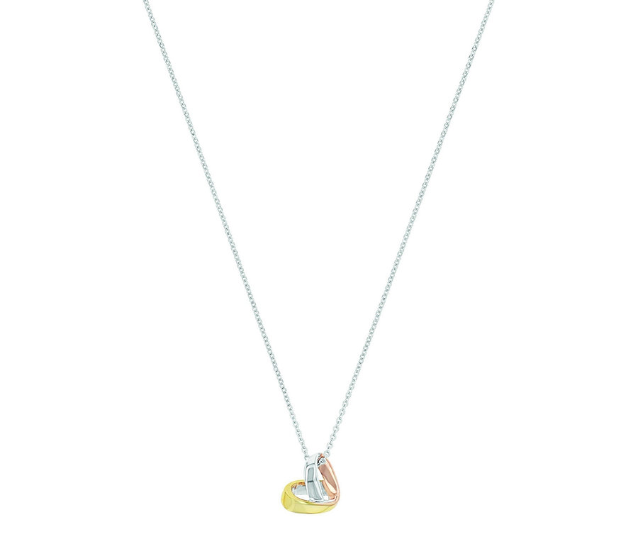 Nahaufnahme einer Amor Halskette mit Herz-Motiv in Gold, Silber und Roségold an einer silbernen Kette.