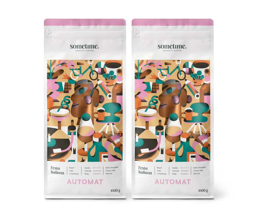 Zwei Packungen sometime FESTA ITALIANA Caffè Crema Ganze Bohne, 2 x 1 kg, mit abstrakten Grafiken auf weißem Grund.