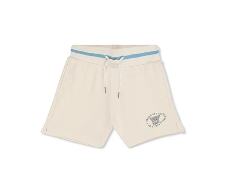 Offwhite FILA Damen Sweatshorts »MARLIA« mit hellblauen Streifen am Bund, Kordelzug und einem Logo auf dem rechten Bein.