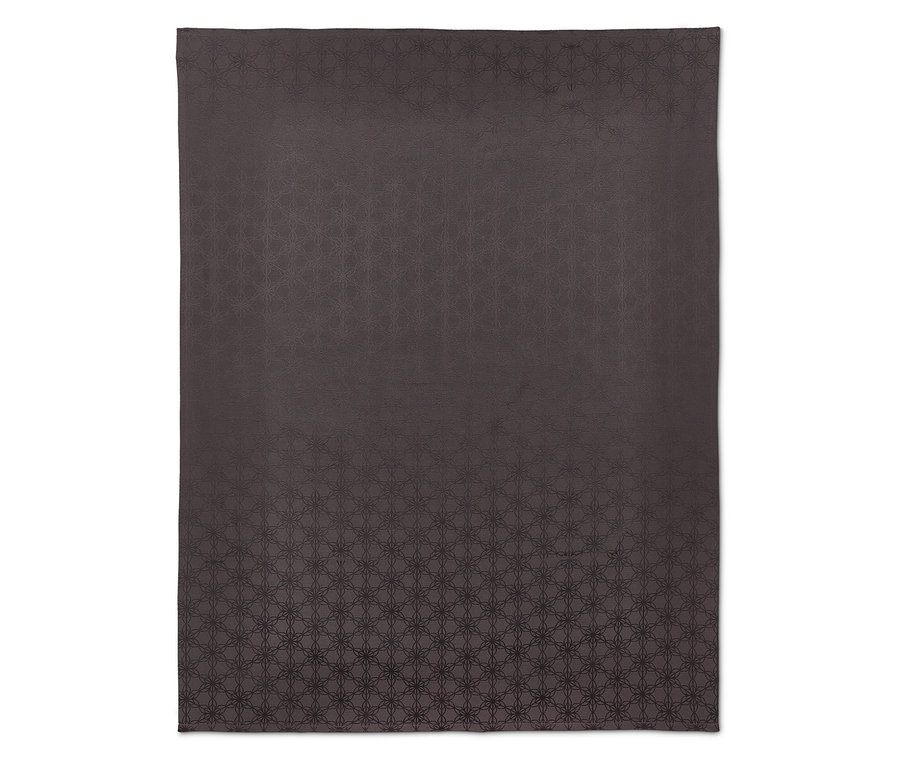 Dunkelbraune Jacquard-Tischdecke mit geometrischem Muster.