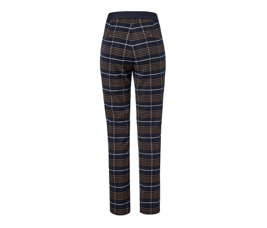 Detailansicht der Rückseite einer karierten Joggpants.