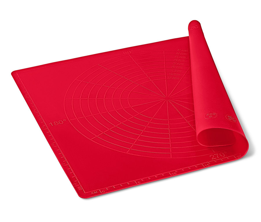 Eine rote Dauerbackmatte mit Winkel- und Maßangaben.