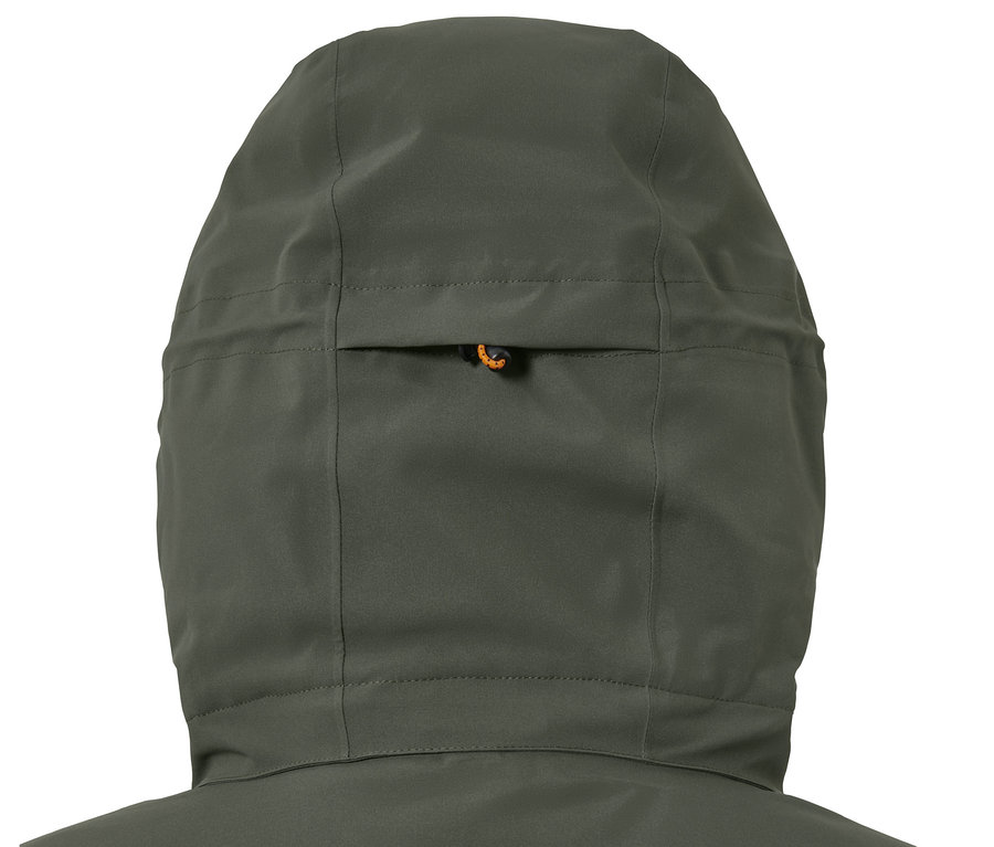 Detailansicht der Kapuze einer Skijacke in Khaki.