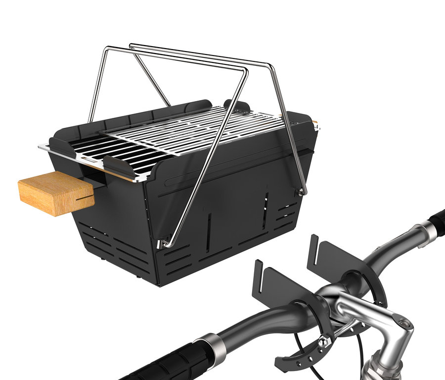 Ein schwarzer Knister Grill mit Holzelement und silbernem Grillrost ist an einer Knister Grill-Fahrradhalterung befestigt.