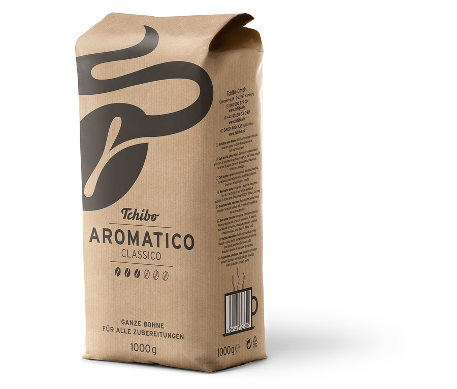 Eine 1 kg Packung Aromatico Classico Kaffeebohnen auf weißem Hintergrund.
