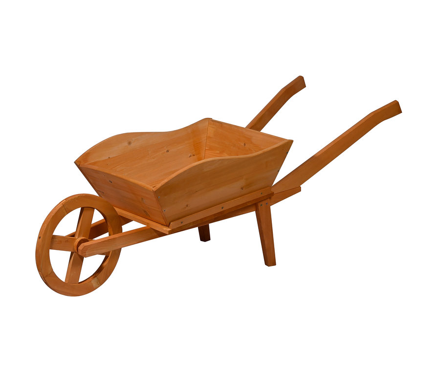 Eine Pflanzschubkarre XXL aus Holz.