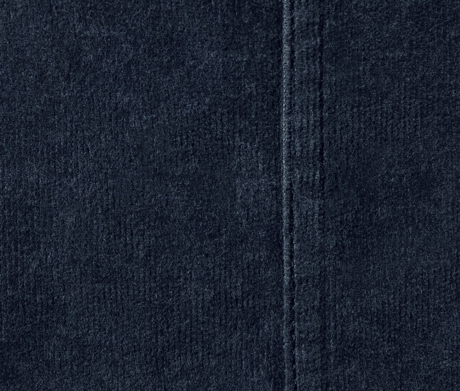 Detailaufnahme eines dunkelblauen Cordrocks.