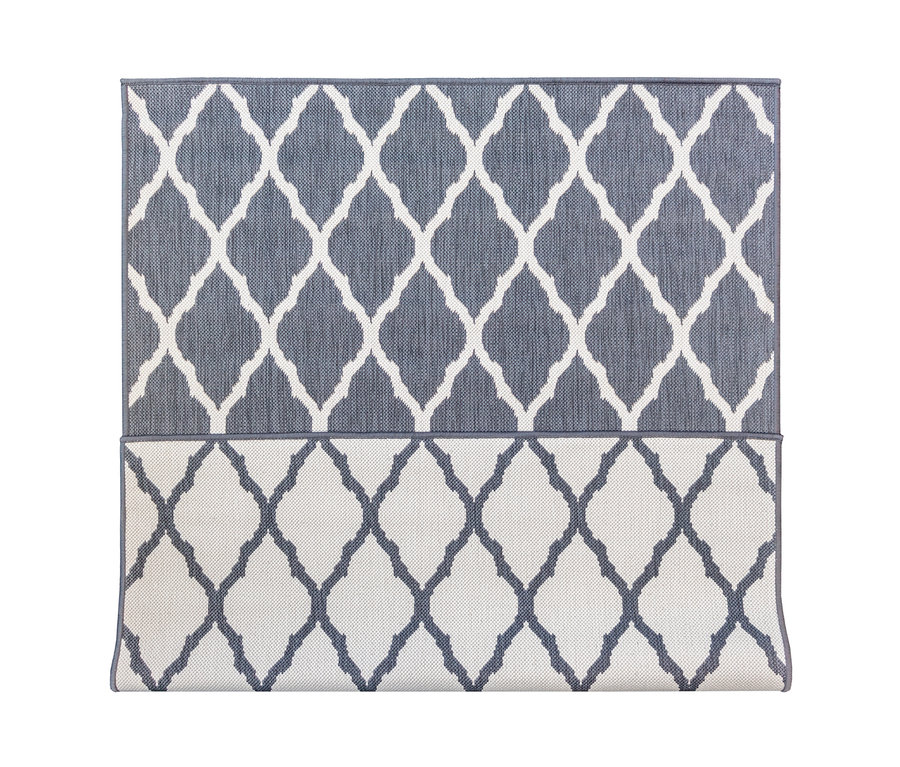 Grauer Outdoor-Wende-Teppich "Rhombus" mit Rautenmuster.