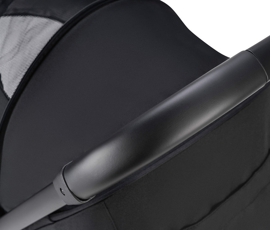 Detailansicht des Haltegriffs vom schwarzen Osann Sportwagen »Vegas«.