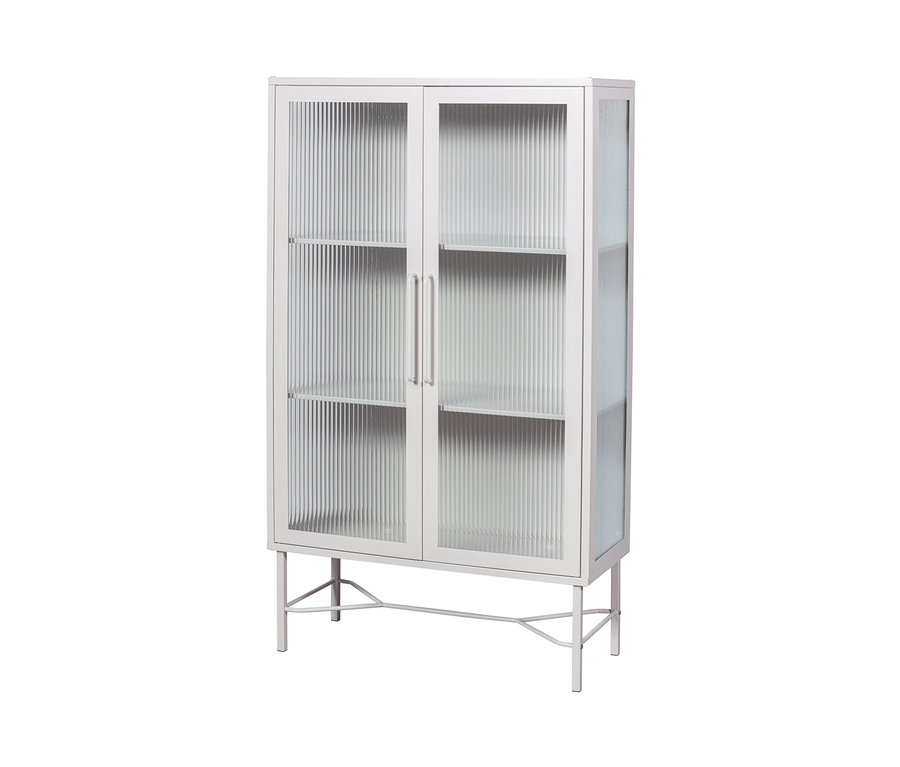 Sandfarbene Woood Vitrine »Zion« aus Metall mit zwei Glastüren und zwei Regalböden.