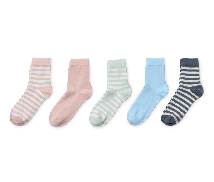 Fünf Paar Socken in den Farben Rosa, Hellrosa, Hellgrün, Hellblau und Blau-Weiss.