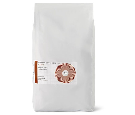 Ein weißer Beutel Hermetic - B2 Espresso - 1 kg Ganze Bohne.