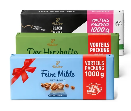 Drei Vorteilspackungen gemahlener Filterkaffee von Tchibo, verschiedene Sorten, je 1 kg.
