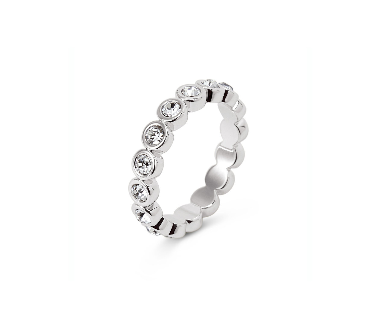 Nahaufnahme eines silbernen Memory Rings mit Kristall.