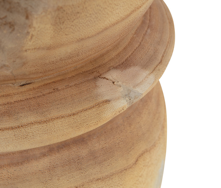 Detailansicht des naturfarbenen Woood Hockers »Bikkel« aus Holz.