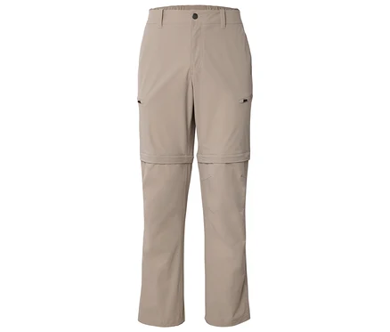 Beige Wanderhose mit abnehmbaren Hosenbeinen.