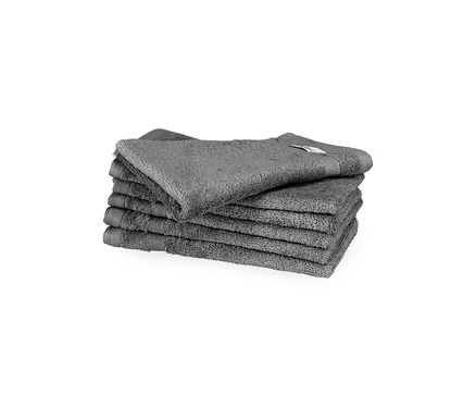 Stapel aus 6 anthrazitfarbenen SCHÖNER WOHNEN-Kollektion Cuddly Gästehandtüchern.
