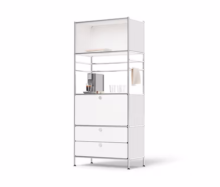 Hohes Regal Metall »CN3« mit Klappenfach, zwei Schubladen und Kaffeemaschine.