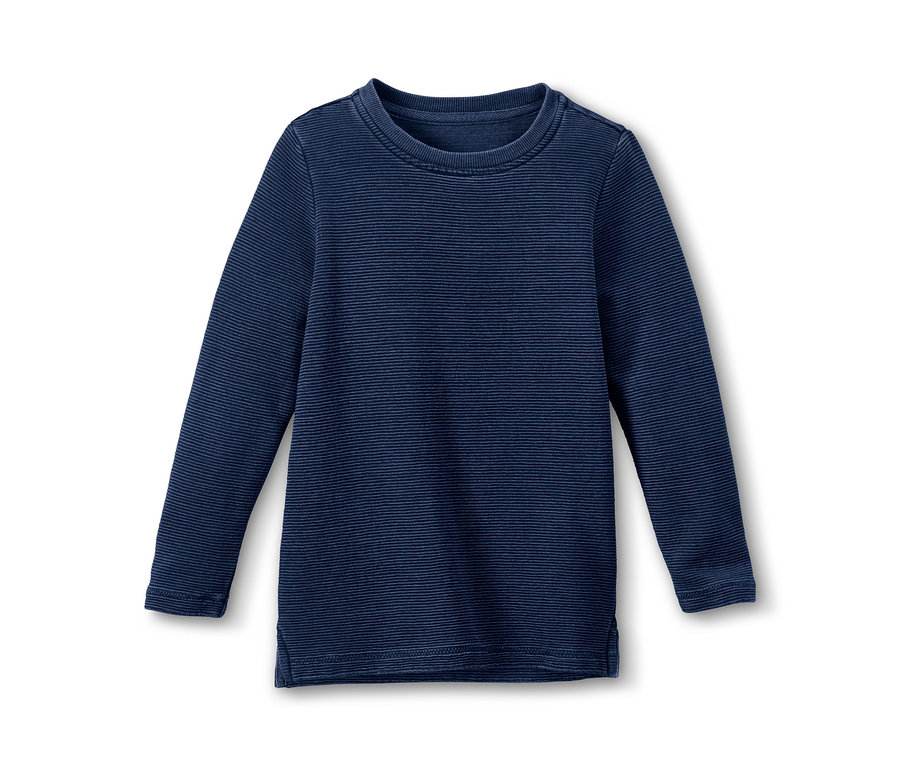 Dunkelblaues Sweatshirt.