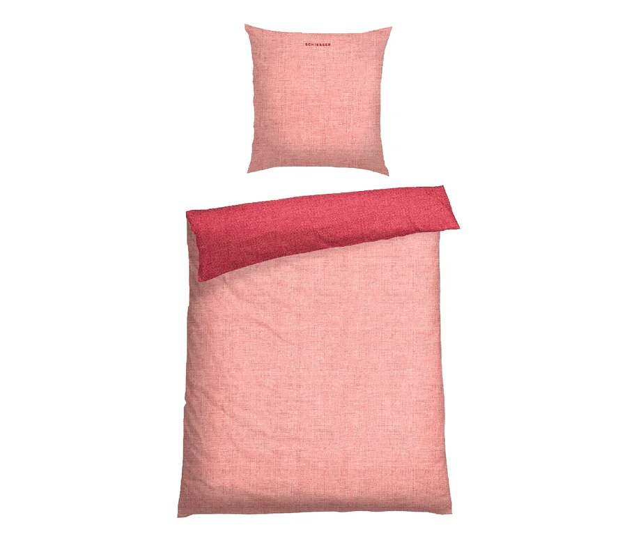 Rosa Bettwäsche-Set aus Bettbezug und Kissenbezug mit strukturierter Oberfläche. Der Kissenbezug trägt die Aufschrift „SCHIESSER“. Der Bettbezug ist hellrosa mit einem dunkelroten umgeschlagenen oberen Rand.