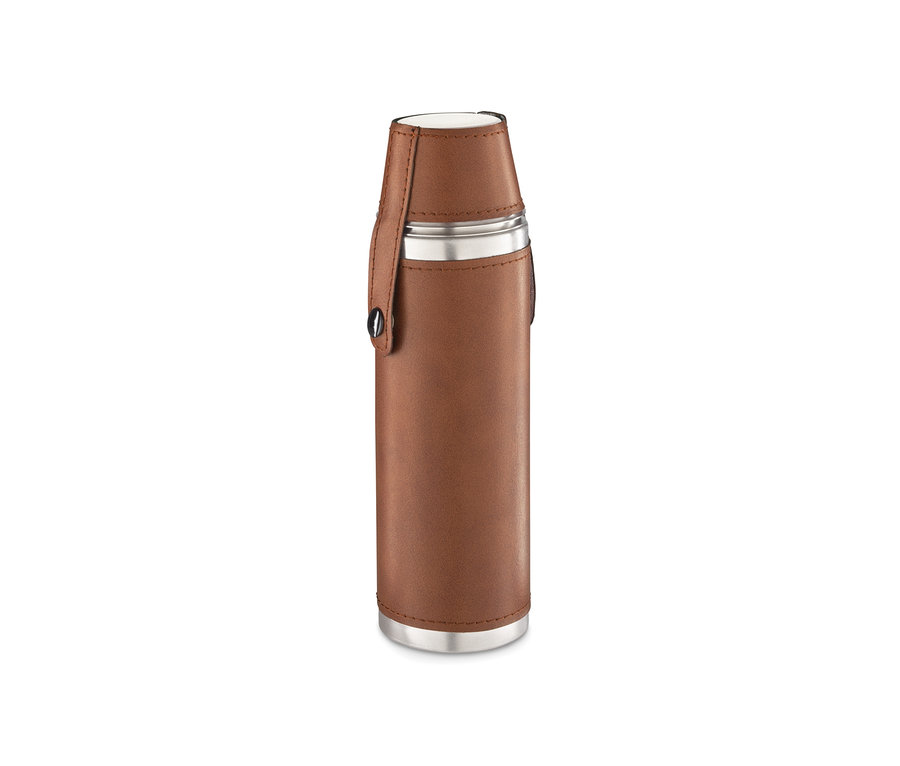 Eine braune To-go-Flasche mit Shotgläsern.