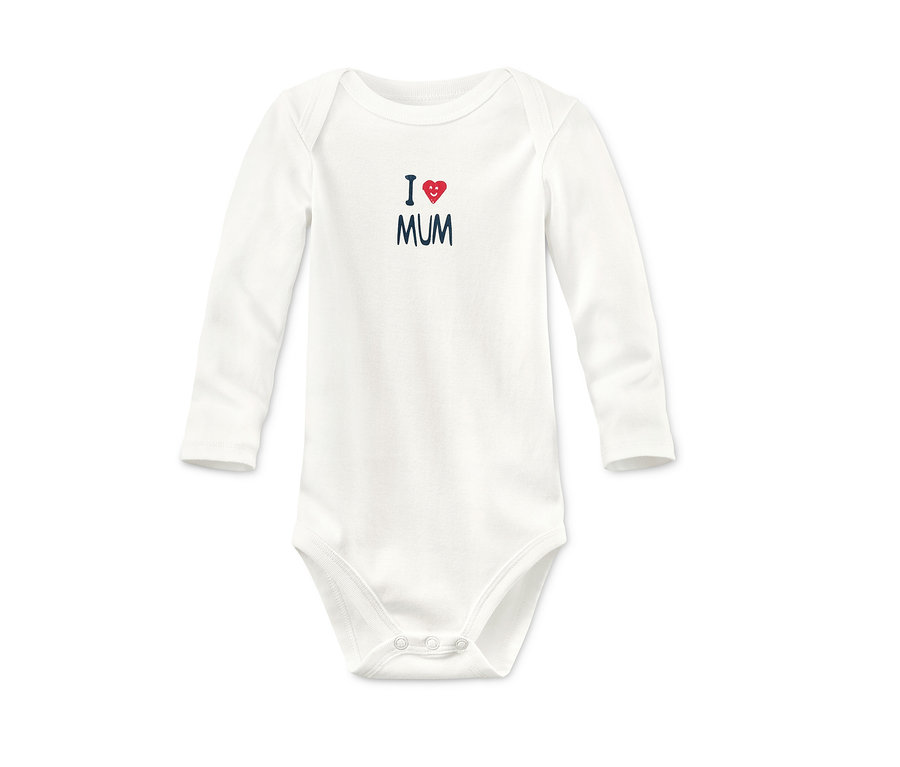 Weißer Bio-Baumwoll-Langarmbody mit 'I love Mum'-Aufdruck.