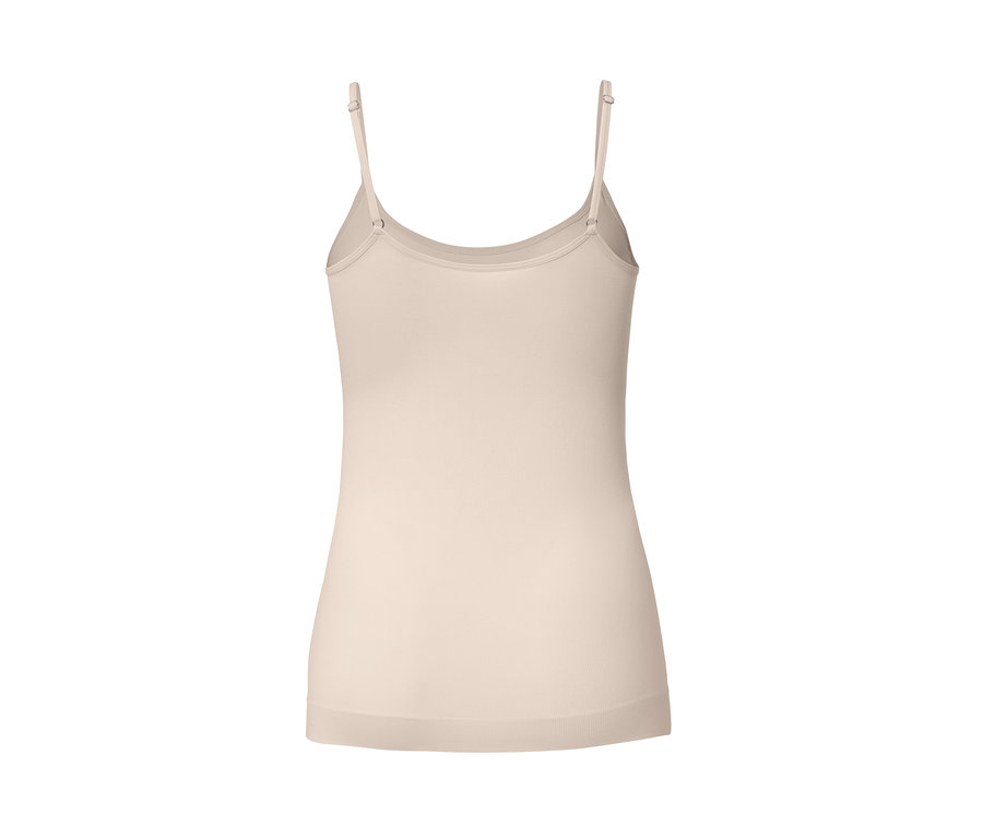 Detailansicht eines nahtlosen, beige-farbenen Hemdchens mit Spaghettiträgern.
