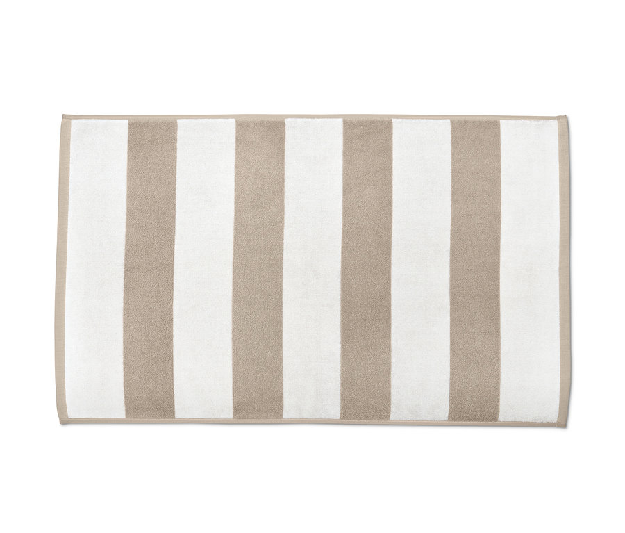 Beige-weiß gestreifter, hochwertiger Duschvorleger.